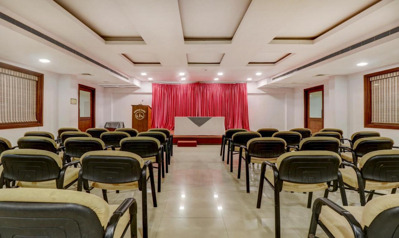 Treebo Trend Central Hotel Museum Road Thrissur Exterior foto